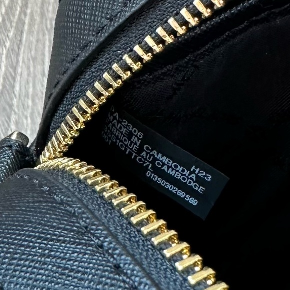 Michael Kors Black Jet Set Large Saffiano Leather Crossbody Bag - Picture 10 of 12